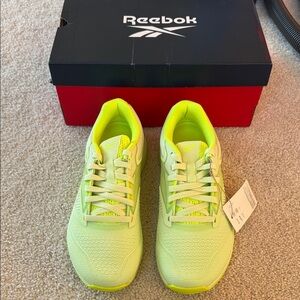Reebok Women's Nano X4 Neon Green Sneakers. W7.5